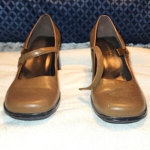 Bandolino Olive Brown Mary Jane Heels